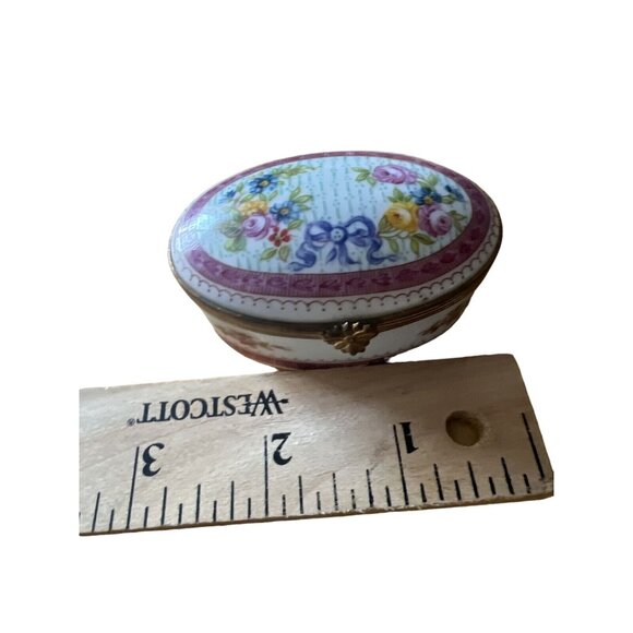 LIMOGES FRANCE BOX~ VINTAGE FLORAL ROUND ~ FLOWERS ~ PINK ROSES ~ PARIS ~ SIGNED - Picture 9 of 10